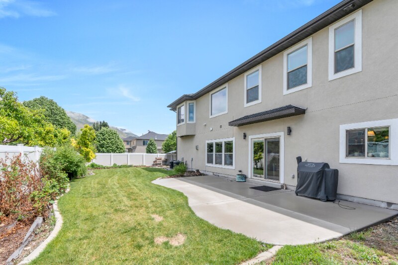 Building Photo - 758 W 375 N