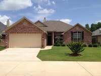 Building Photo - KINGS POINT-GATED COMMUNITY NEAR LSUS COLLEGE