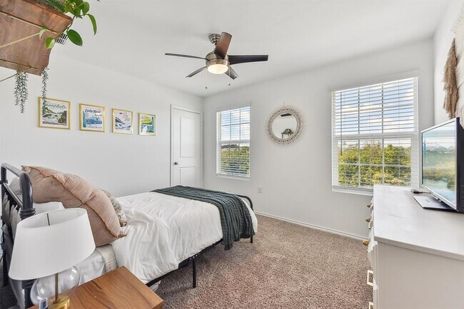 Building Photo - 5908 Eden Dr