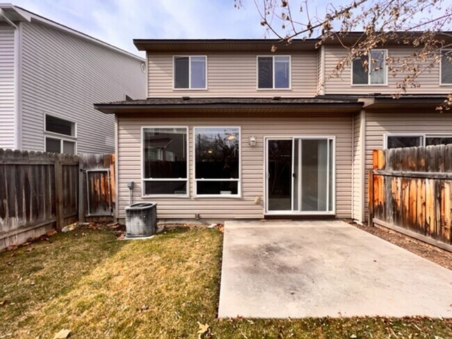 Building Photo - 2120 S Dorothy Ave