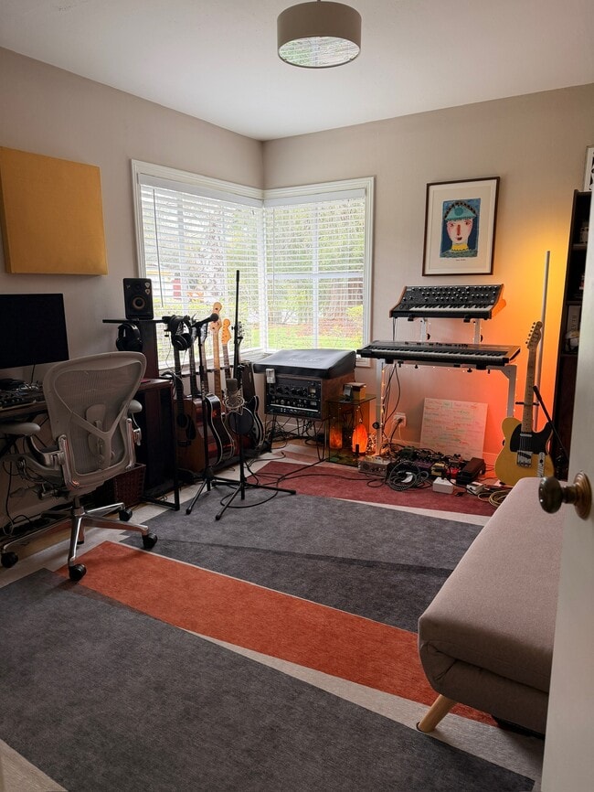 Building Photo - 3860 Linda Vista Ave