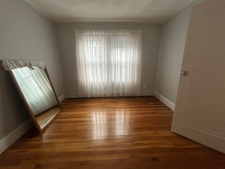 Building Photo - 23 Webster St