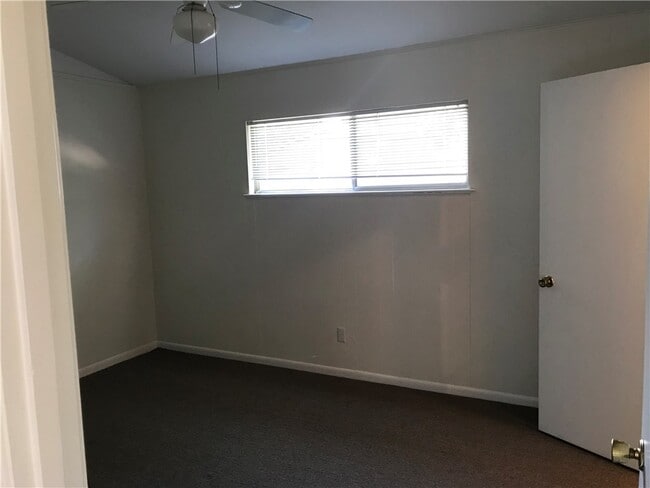 Building Photo - 801 W Lynn St