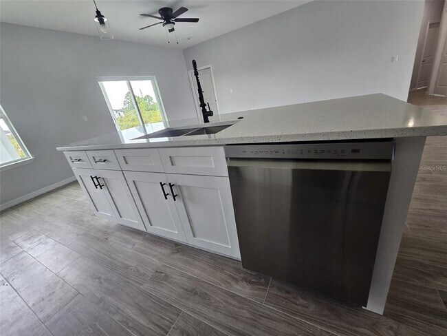 Building Photo - 13565 Jeronimo Ln