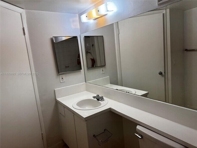 Building Photo - 17500 NW 67th Pl