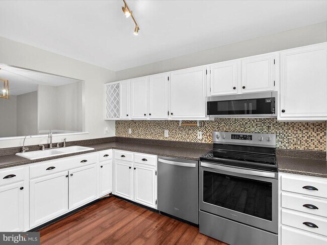 Building Photo - 2499 Vineyard Ln
