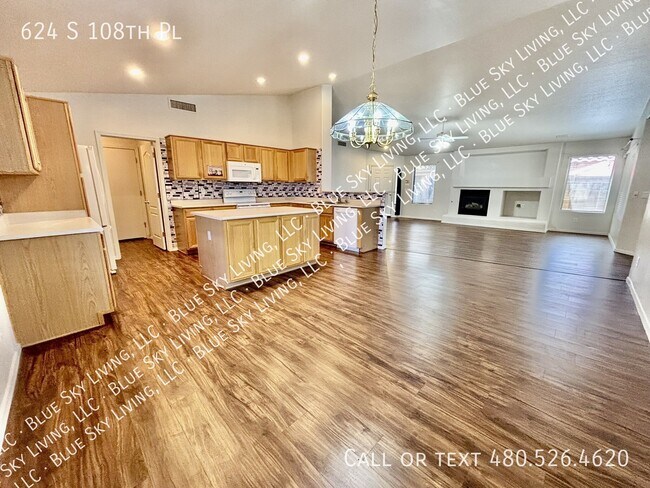 Building Photo - 624 S 108th Pl