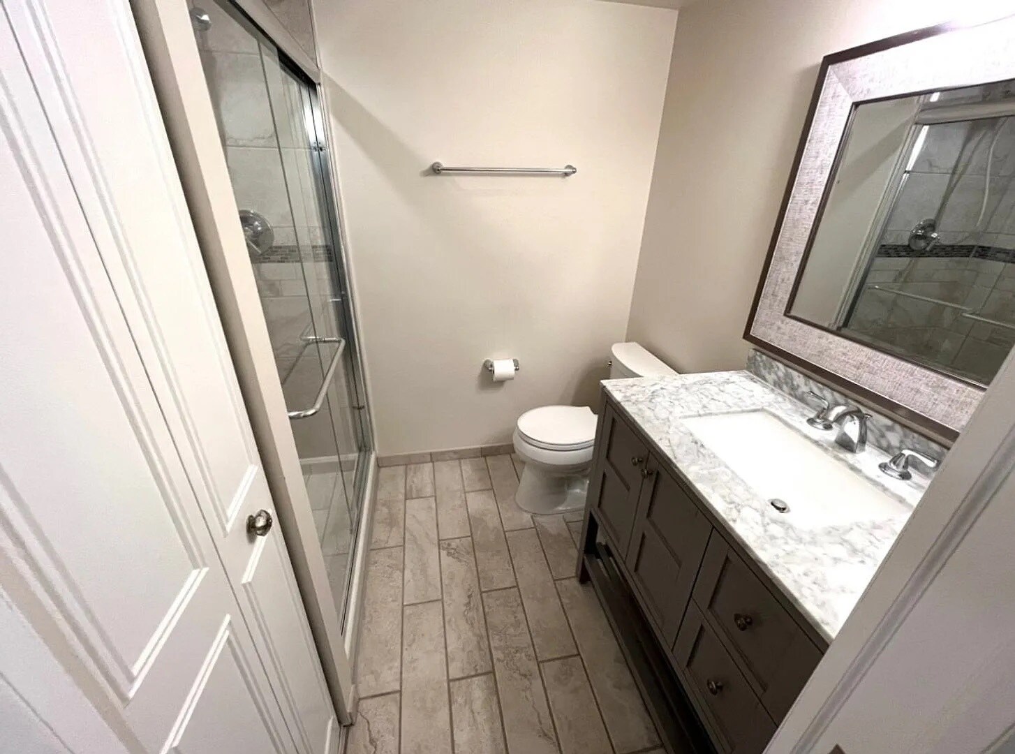 Building Photo - 429 Drummers Ln