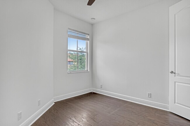 Building Photo - 8332 Cocoplum Sound Ln