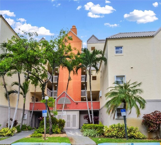 Building Photo - 8225 Lake Dr