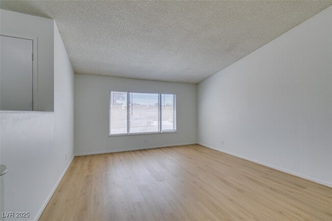 Building Photo - 5656 Maceta Ave