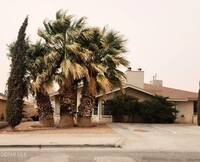 Building Photo - 10909 Delafield Dr