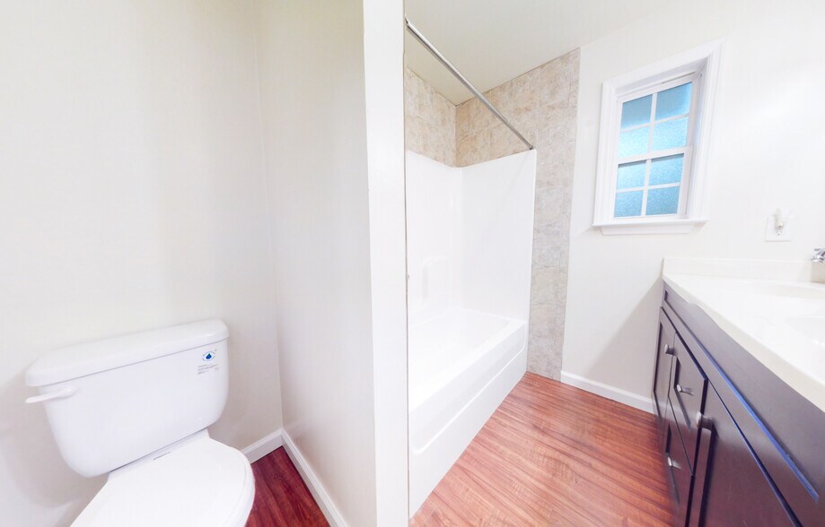 Building Photo - 1904 Karen Ln