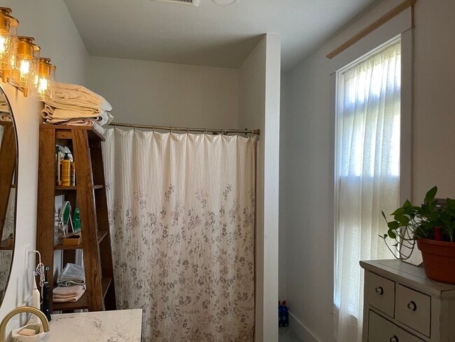 Building Photo - 1 Lamoureux Ln