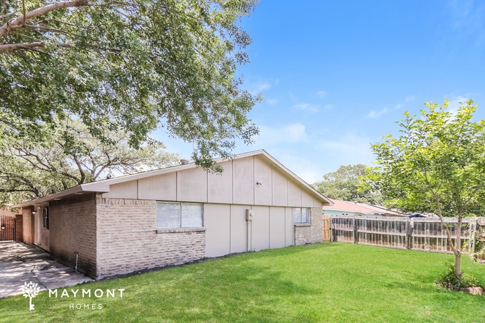 Building Photo - 6205 Magnolia Ln