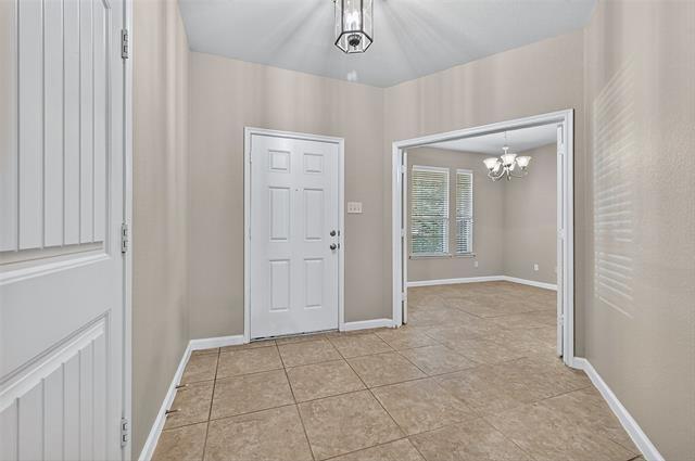 Building Photo - 405 Roger Graves Cir