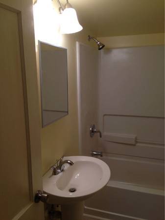 Building Photo - 9562 19th Bay St