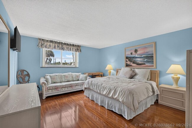 Building Photo - 630 Ocean Dr
