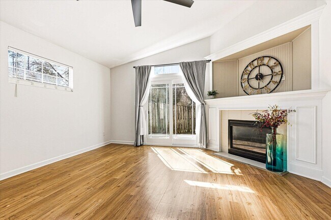 Building Photo - 335 Dreadnaught Ct