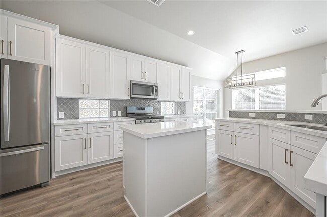 Building Photo - 6215 Suncrest Ct