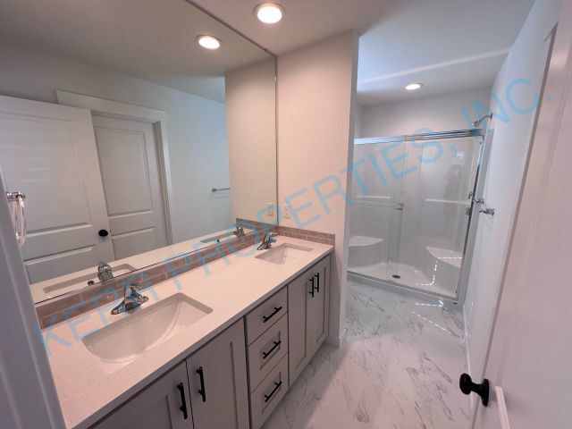 Building Photo - FREE RENT! Charming 3-Bed Home with 2.5 Baths in Serene Happy Valley – 1609 Sq Ft of Comfort!