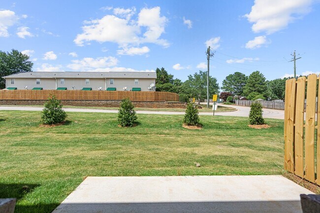 Building Photo - 3027 Dole Dr SW