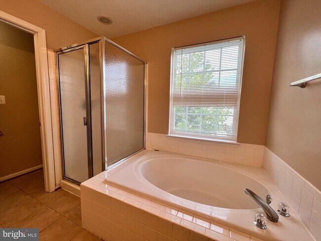 Building Photo - 10168 Elgin Way