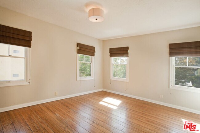Building Photo - 251 S Citrus Ave