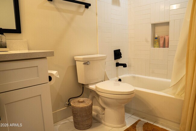 Building Photo - 8701 E Chaparral Rd