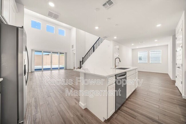 Building Photo - 6946 W Buckhorn Trail