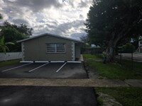 Building Photo - 305 N 61st Ave