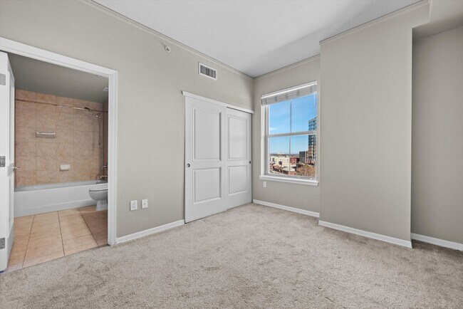 Building Photo - Downtown Living