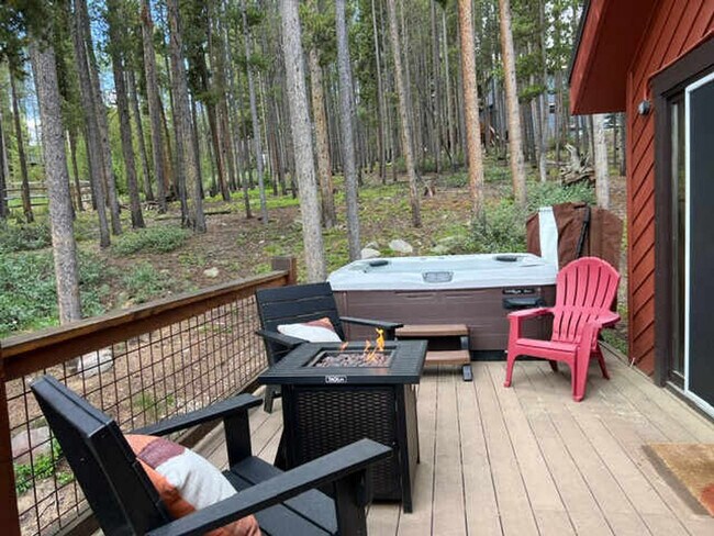 Building Photo - 157 Independence Cir