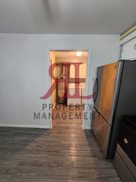 Building Photo - 2436 Charlemagne St