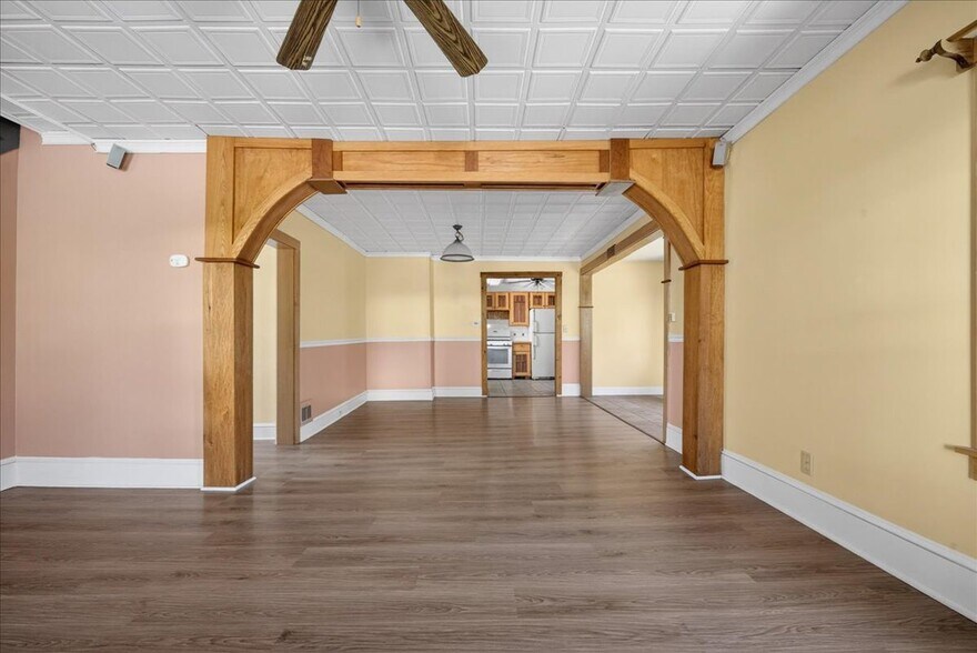 Building Photo - 204 Saratoga Ave