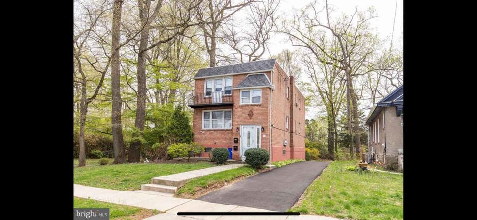 Primary Photo - 216 W Magnolia Ave