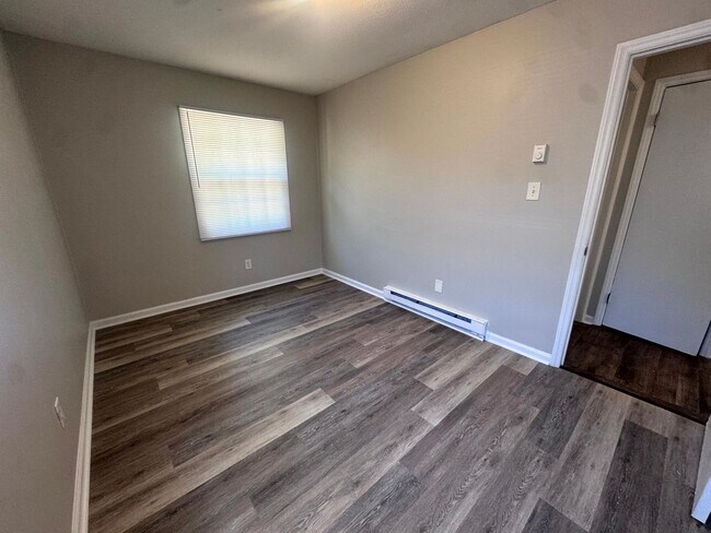 Building Photo - 927 Fiske Dr