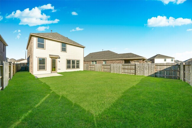 Building Photo - 4852 Sun Fls Dr