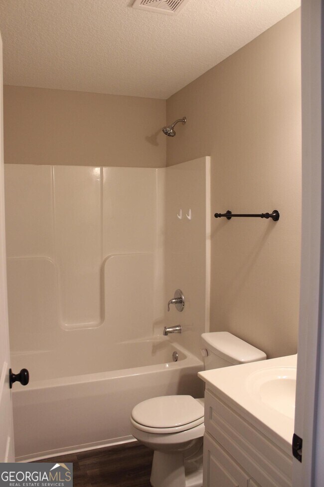Building Photo - 425 Andover Dr