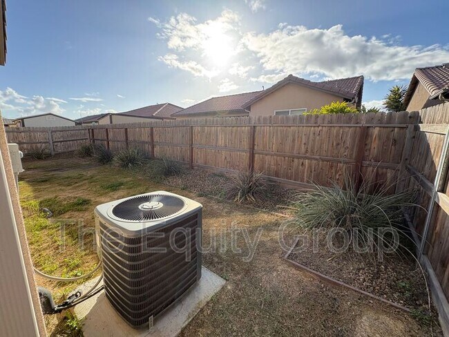 Building Photo - 3215 N Kent St