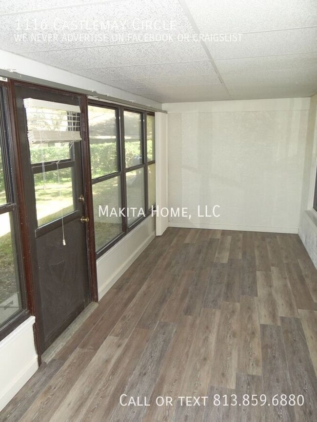 Building Photo - 1116 Castlemay Cir