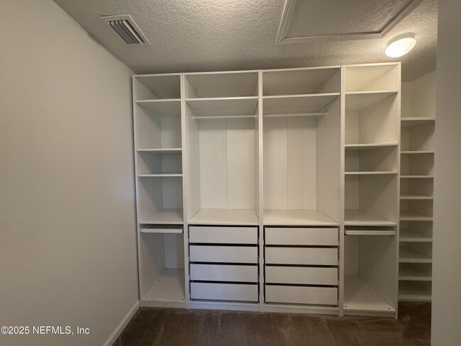 Building Photo - 3078 Alpin Dr