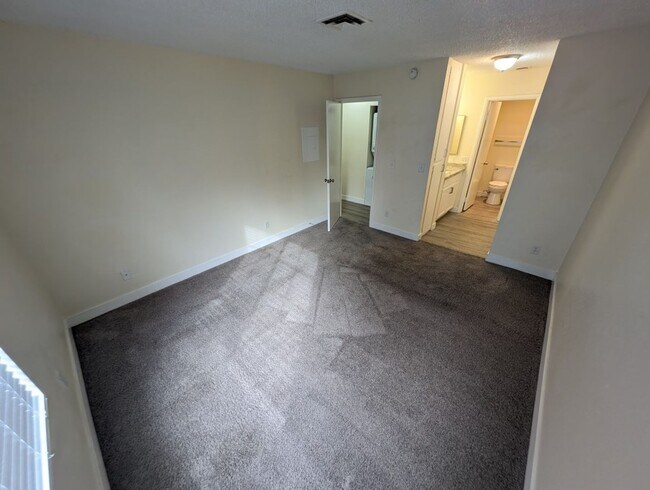 Building Photo - 4806 Nara Vista Way