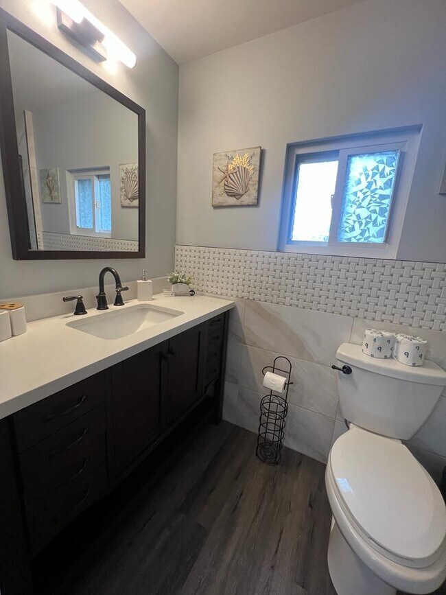 Building Photo - 1219 Forest Dr