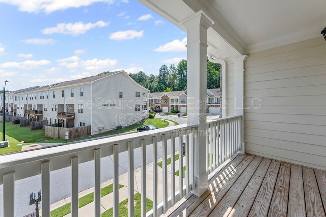 Building Photo - 385 Franklin Ln