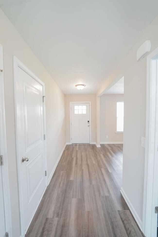 Building Photo - Coming Available!