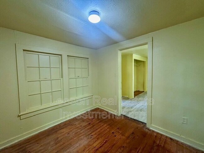 Building Photo - 2520 Merwin St