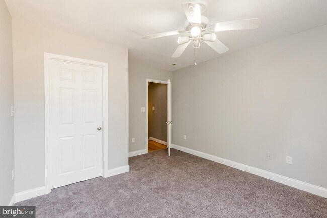 Building Photo - 19 S Ann St