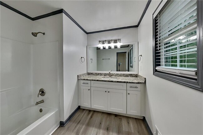Building Photo - 5406 Jamestowne Dr
