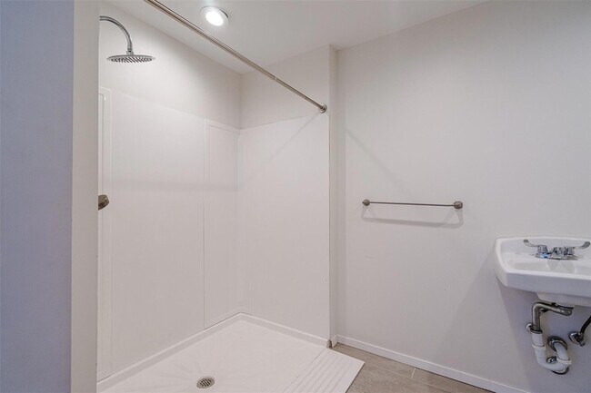 Building Photo - 2106 Lamplight Village Cir